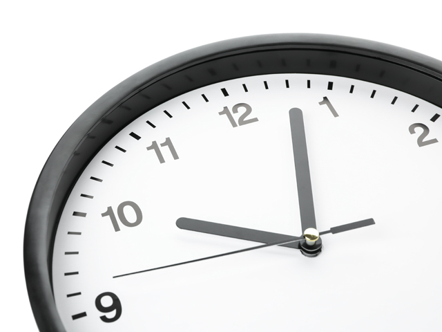 Ein Ziffernblatt einer Uhr.